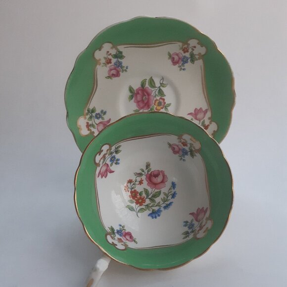Aynsley Emerald Green Flowers Roses B3052 Pattern Teacup & Saucer England 1930s - Picture 10 of 12
